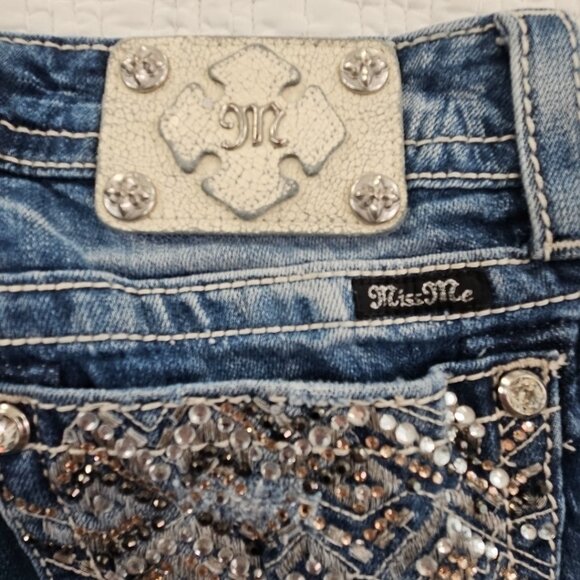Miss Me Signature Boot Cut Rhinestone Jeans Women's 29 (29x32) EUC Bling Cross - Picture 14 of 16